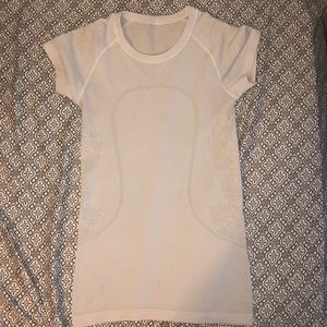 white luluemom swiftly tech shirt
